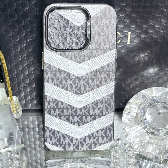 Iphone 16 pro gray case new - Picture 1 of 3